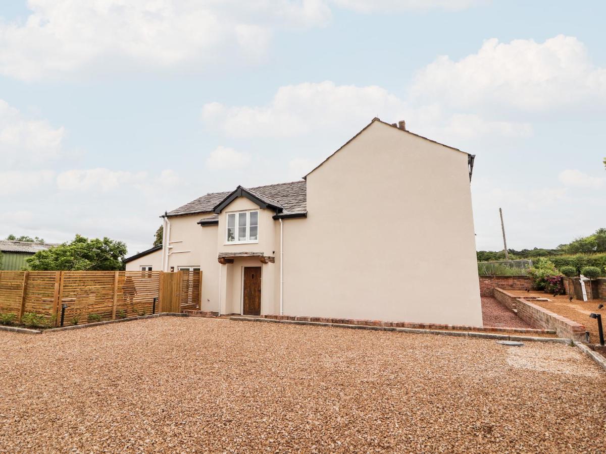Legh Oaks Farm Villa Knutsford Bagian luar foto
