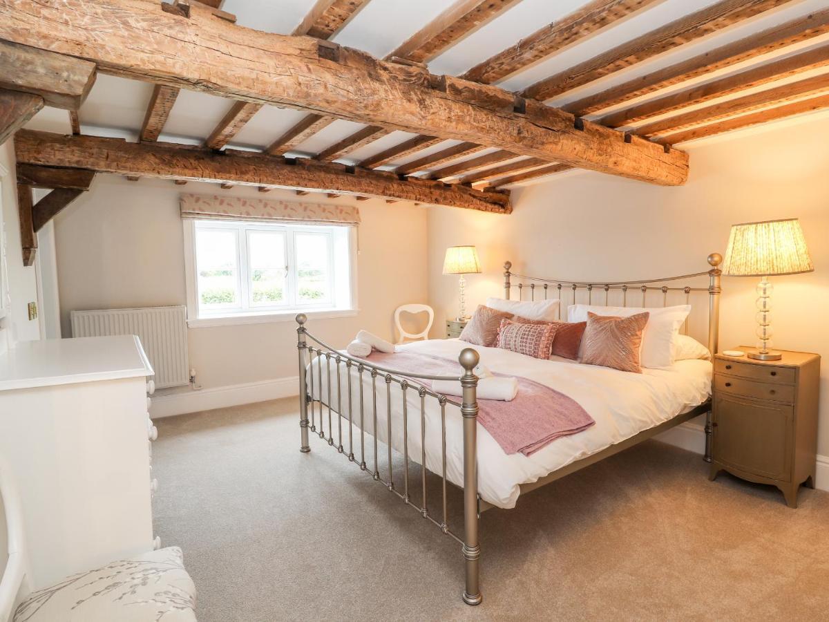 Legh Oaks Farm Villa Knutsford Bagian luar foto